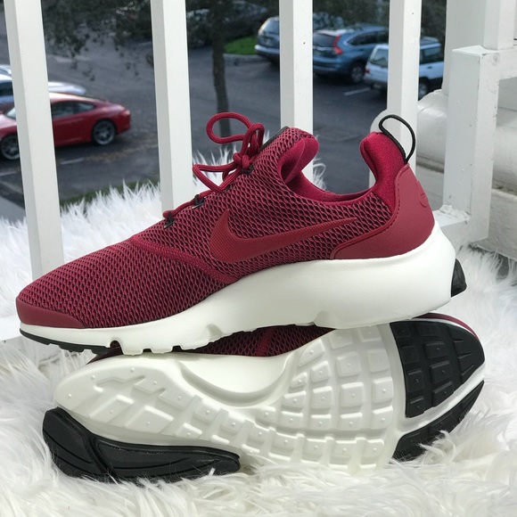 NWT Nike Air Presto Fly SE Noble Red WMNS - Picture 6 of 7
